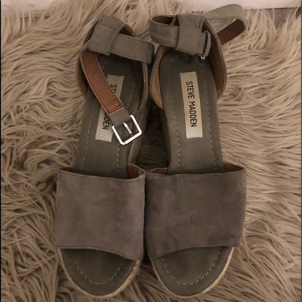 Shoes - Picture 2 of 3